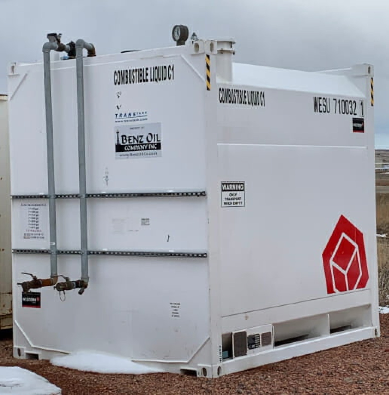 Double-wall transcube fuel tank