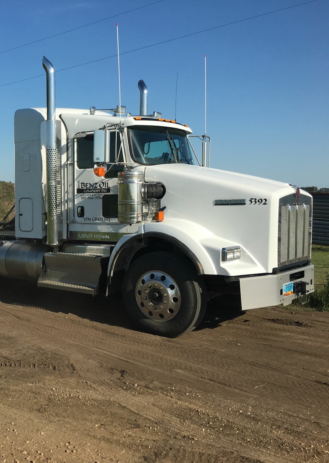 Fuel transport truck